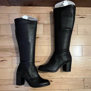 Elizabeth Ann Black leather Heeled Zip up Boot (Sz 8.5)